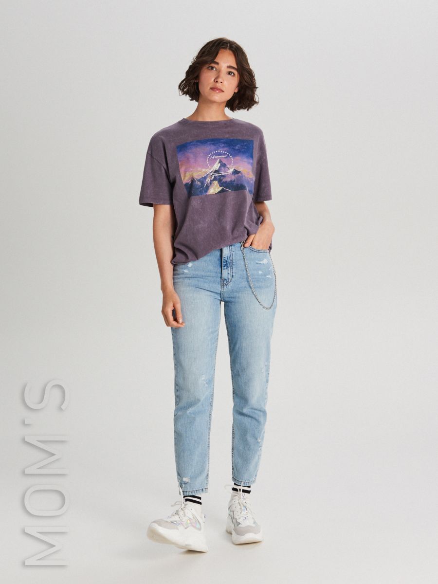 mom jeans with chain