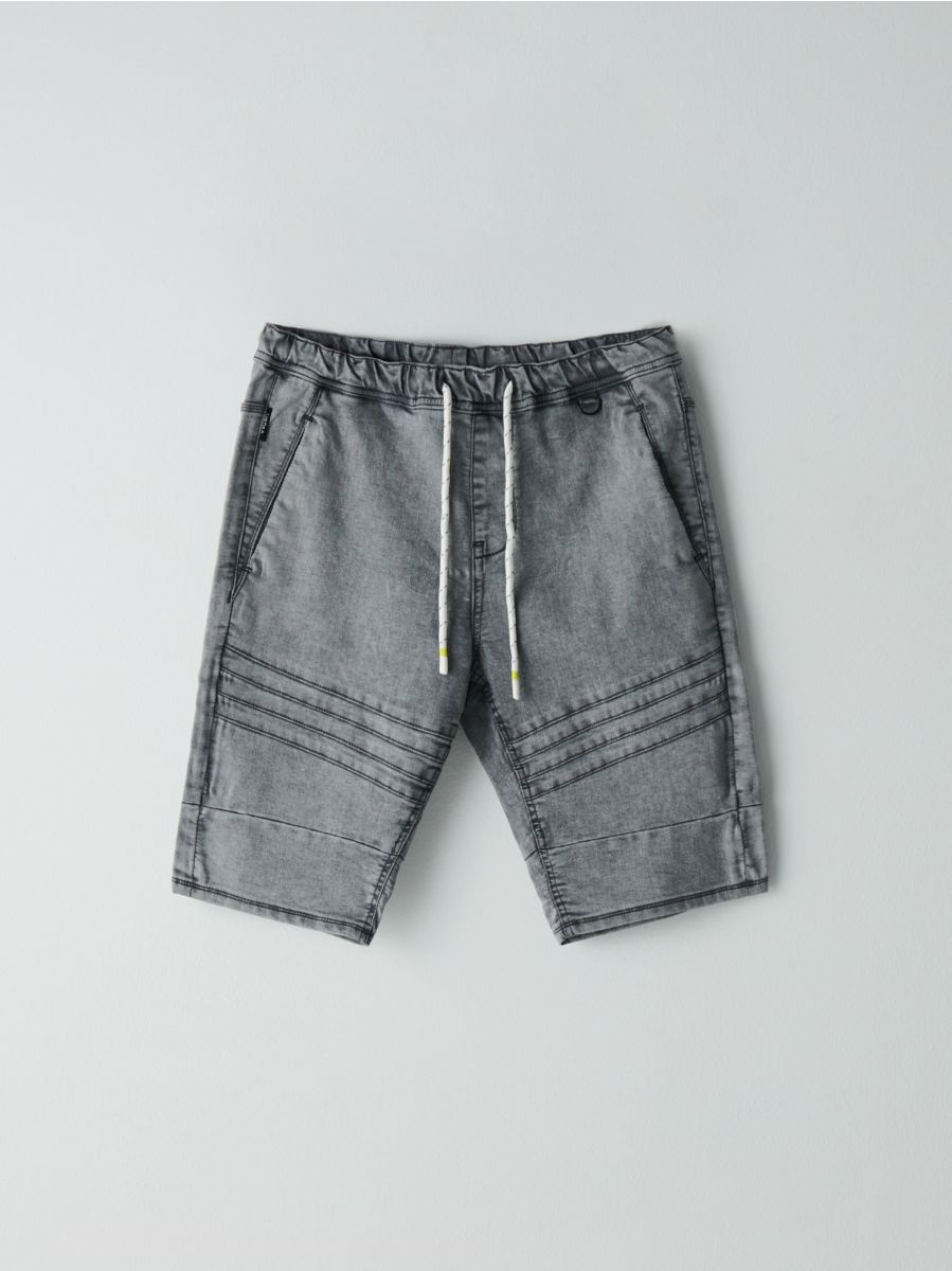 gray jogger shorts