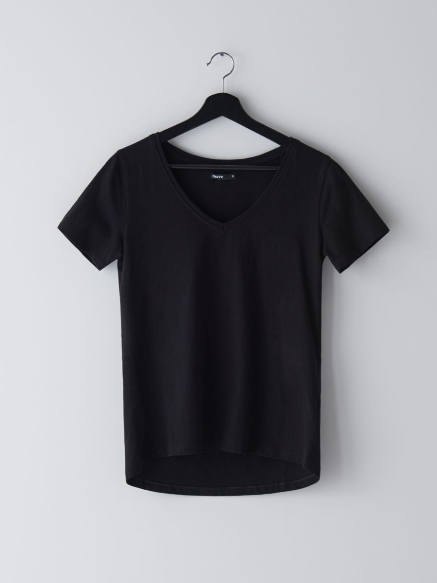 black tshirt plain